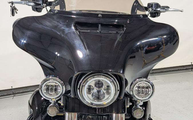 2017 Harley-Davidson® Street Glide® Special Vivid Black