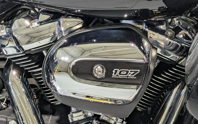 2017 Harley-Davidson® Street Glide® Special Vivid Black