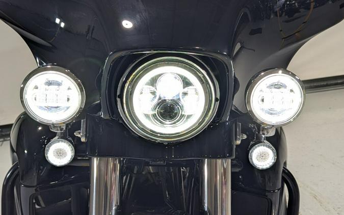 2017 Harley-Davidson® Street Glide® Special Vivid Black