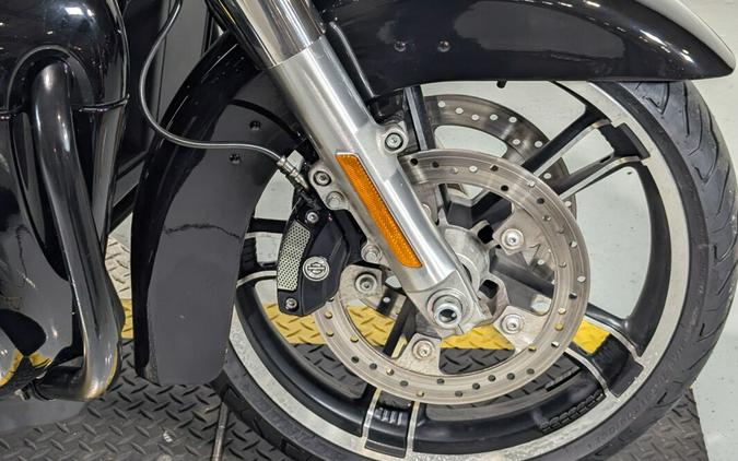 2017 Harley-Davidson® Street Glide® Special Vivid Black