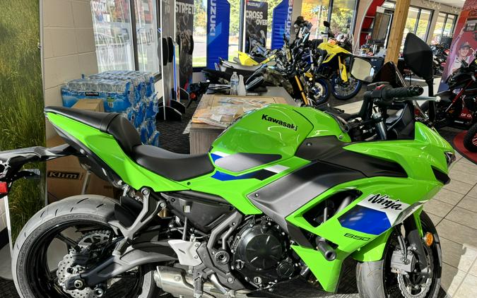 2026 Kawasaki Ninja® 650 ABS W/ Accessories