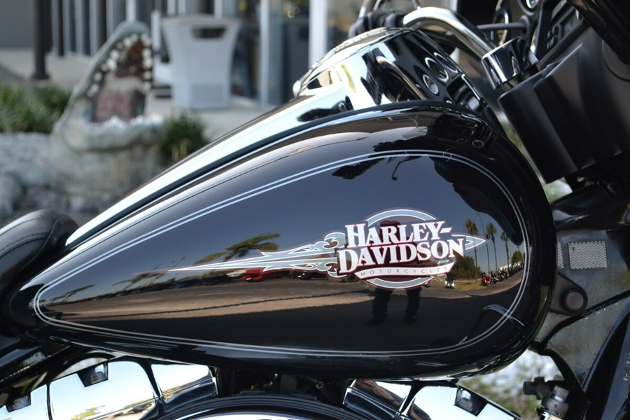 2013 Harley-Davidson® Electra Glide® Classic - FLHTC
