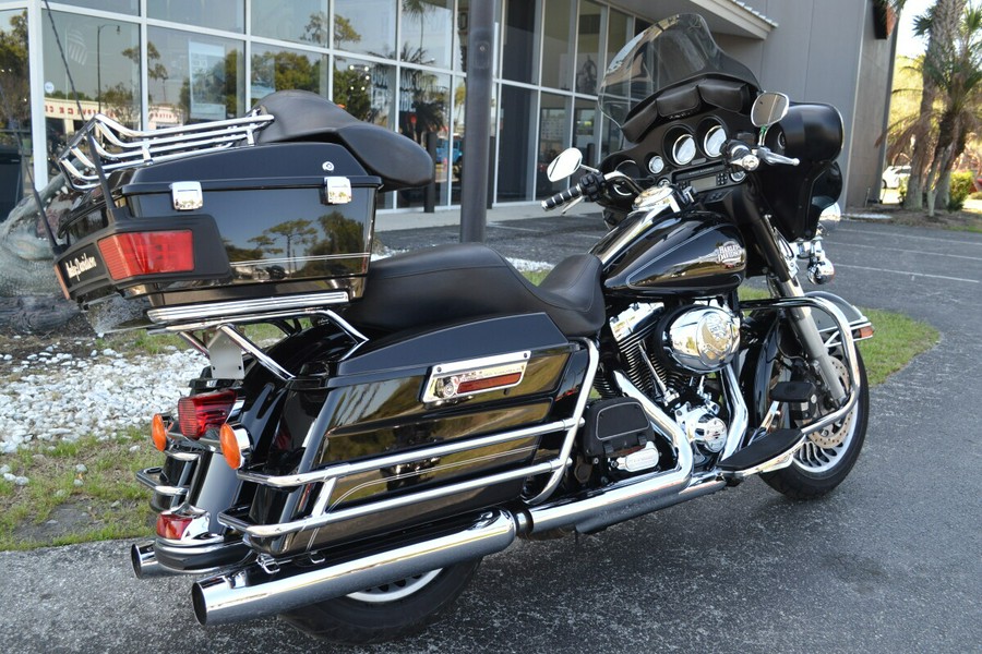 2013 Harley-Davidson® Electra Glide® Classic - FLHTC