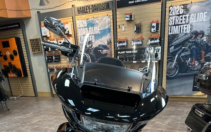 2026 Harley-Davidson® Road Glide Limited Vivid Black Chrome Trim
