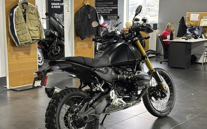 2026 BMW R 12 G/S Night Black Matte