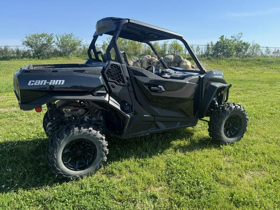 2023 Can-Am® Commander XT 700