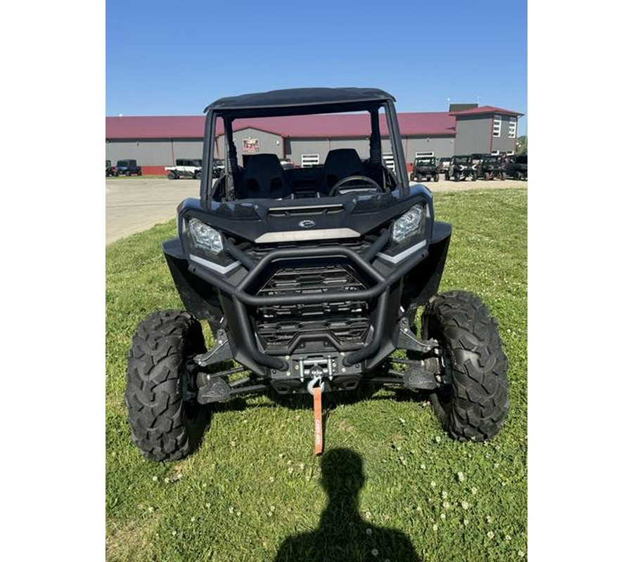 2023 Can-Am® Commander XT 700