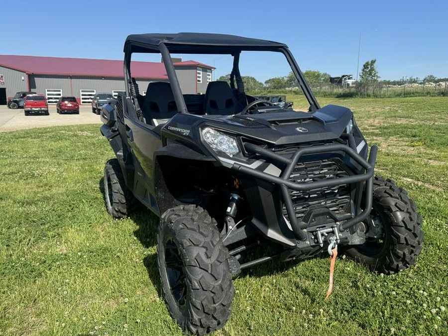 2023 Can-Am® Commander XT 700