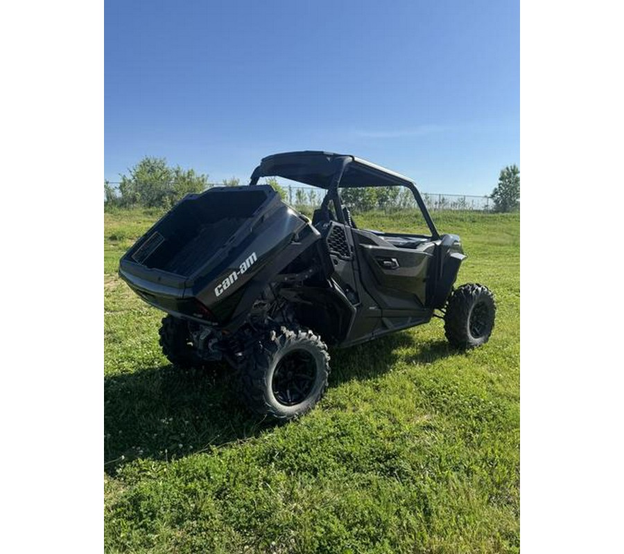 2023 Can-Am® Commander XT 700