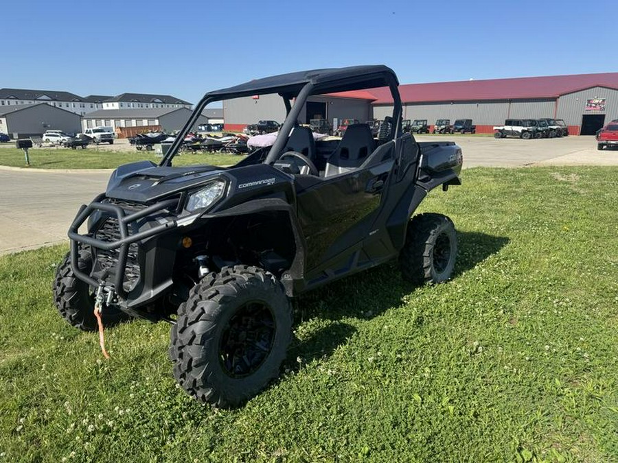 2023 Can-Am® Commander XT 700