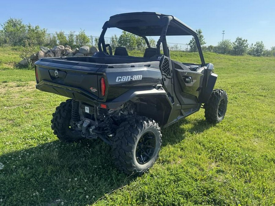 2023 Can-Am® Commander XT 700