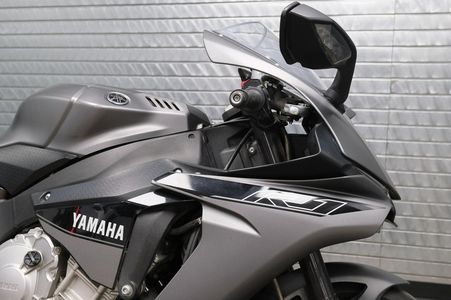 2016 YAMAHA YZF-R1