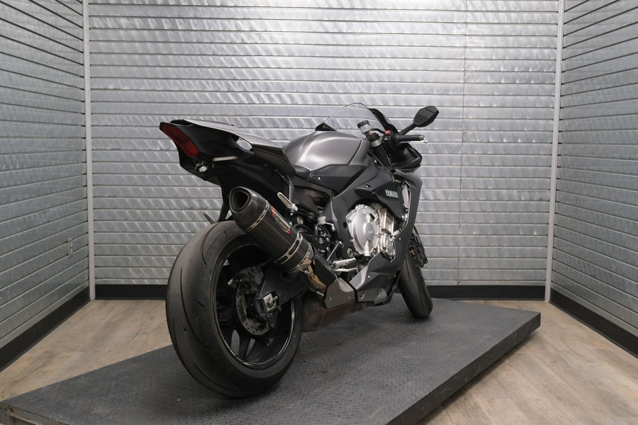 2016 YAMAHA YZF-R1