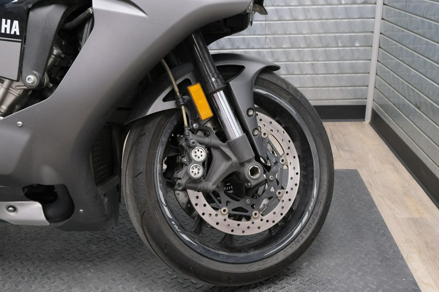 2016 YAMAHA YZF-R1