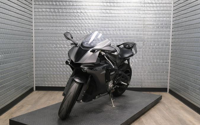 2016 YAMAHA YZF-R1