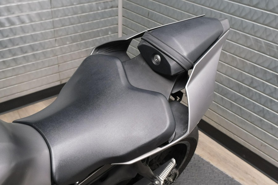 2016 YAMAHA YZF-R1