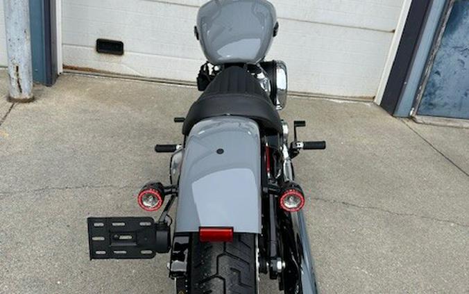 2026 Harley-Davidson® Street Bob® Dark Billiard Gray Chrome Cast Wheels