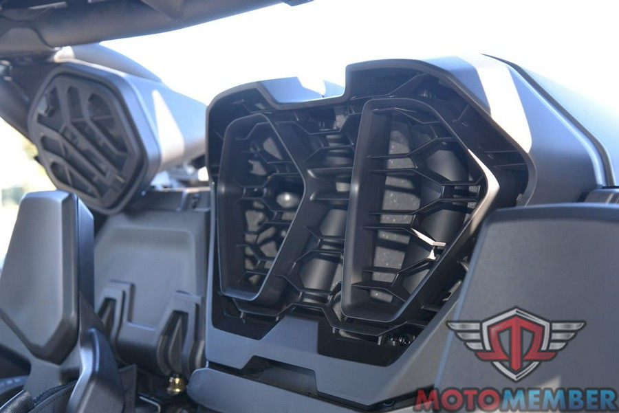 2026 Can-Am Maverick R X rc