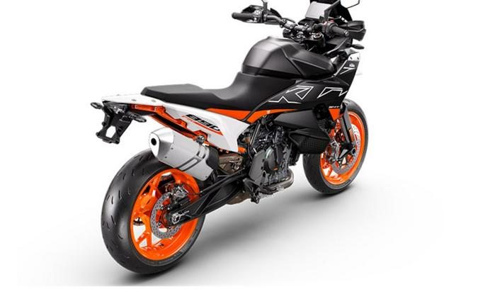 2024 KTM SMT 890