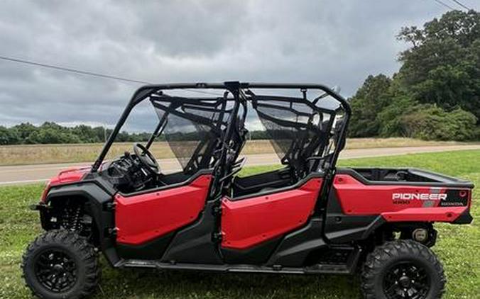 2025 Honda® Pioneer 1000-6 Deluxe Crew