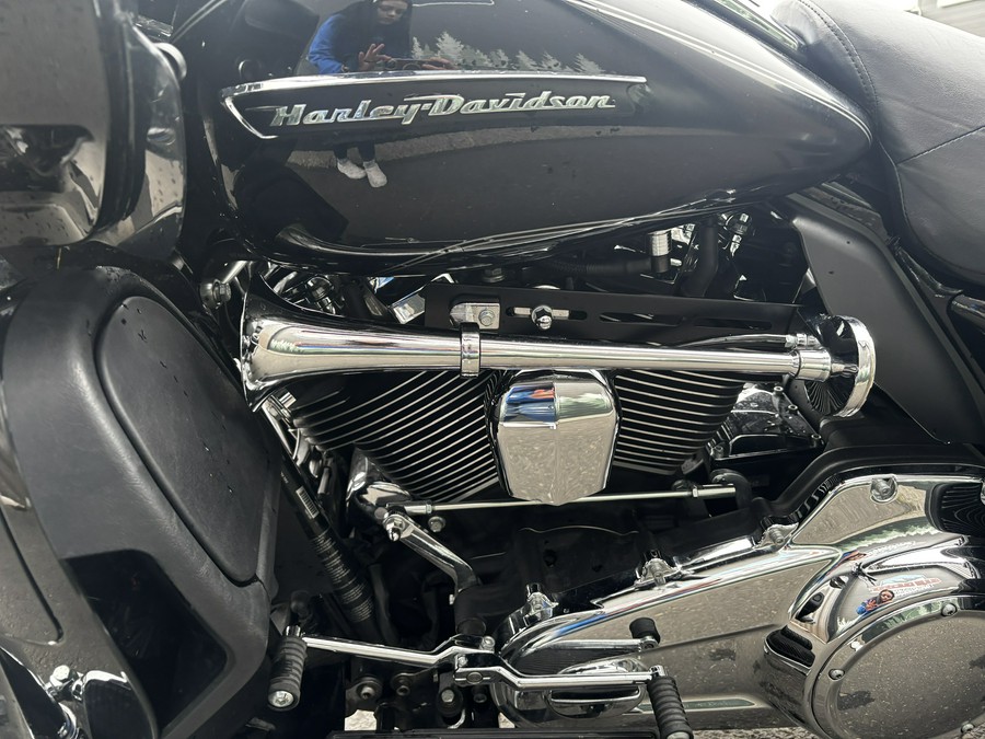 2017 Harley-Davidson® Road Glide® Ultra - 38515