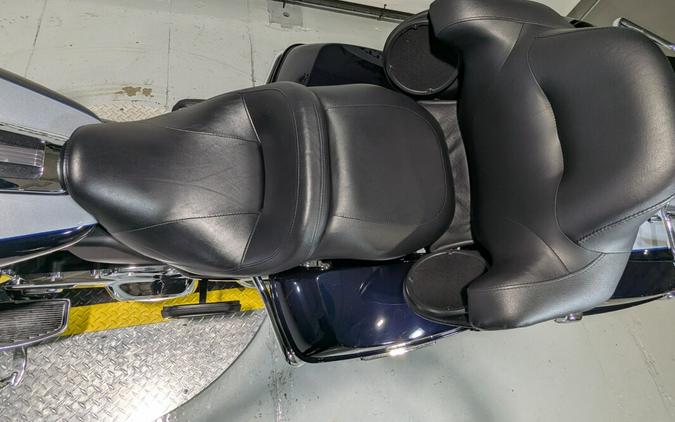 2020 Harley-Davidson® Ultra Limited Midnight Blue/Barracuda Silver