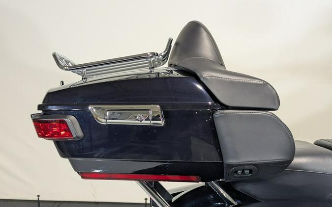 2020 Harley-Davidson® Ultra Limited Midnight Blue/Barracuda Silver