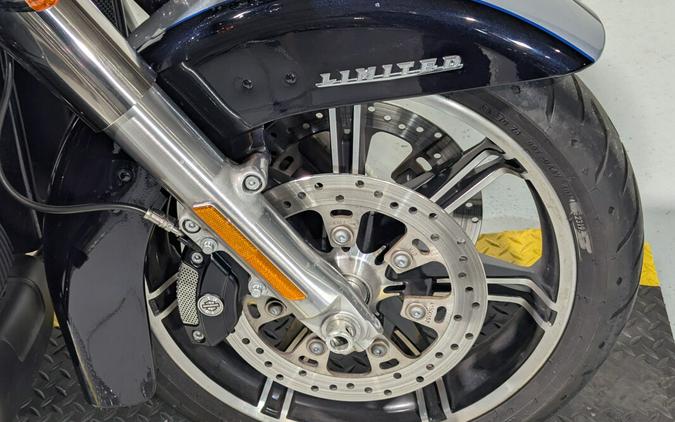 2020 Harley-Davidson® Ultra Limited Midnight Blue/Barracuda Silver