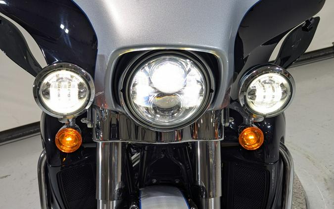 2020 Harley-Davidson® Ultra Limited Midnight Blue/Barracuda Silver