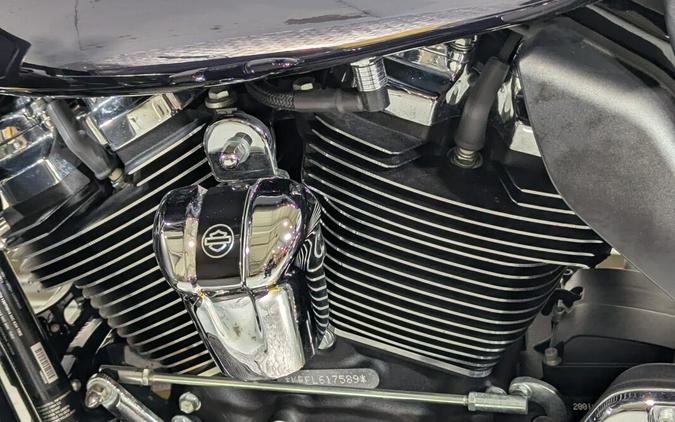 2020 Harley-Davidson® Ultra Limited Midnight Blue/Barracuda Silver