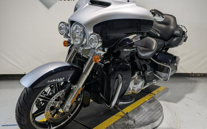 2020 Harley-Davidson® Ultra Limited Midnight Blue/Barracuda Silver