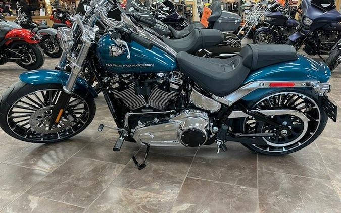 2026 Harley-Davidson® Breakout® Teal Thunder Chrome Trim