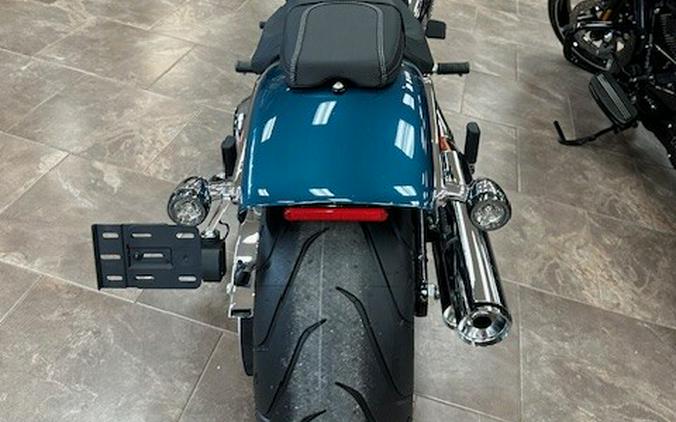 2026 Harley-Davidson® Breakout® Teal Thunder Chrome Trim