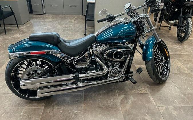 2026 Harley-Davidson® Breakout® Teal Thunder Chrome Trim