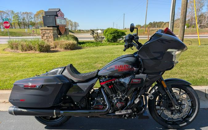 2026 Harley-Davidson® CVO Road Glide ST Inferno Gray