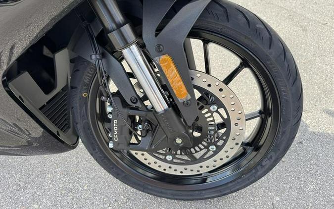 2025 CFMOTO 300SS
