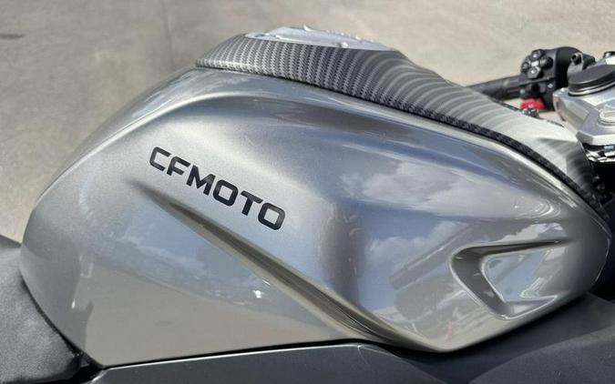 2025 CFMOTO 300SS