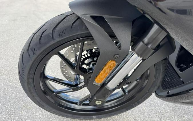 2025 CFMOTO 300SS