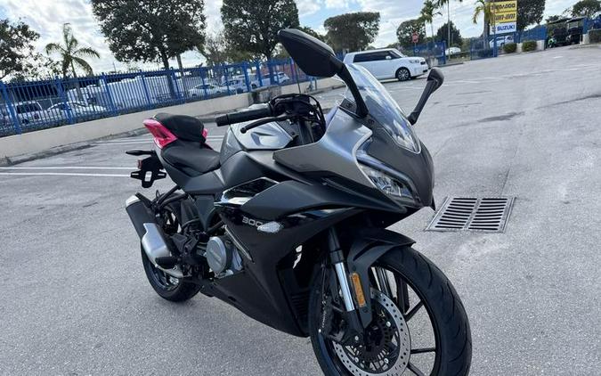 2025 CFMOTO 300SS