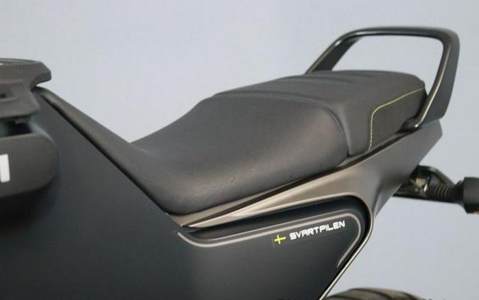 2023 Husqvarna Svartpilen 401