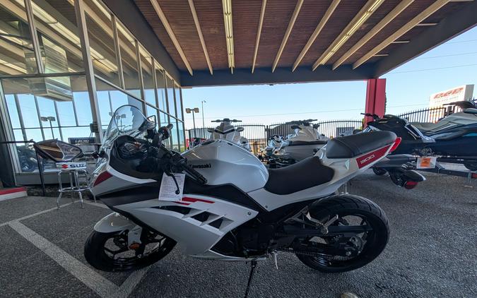 2026 Kawasaki NINJA 300 ABS Pearl Blizzard White - PRE ORDER