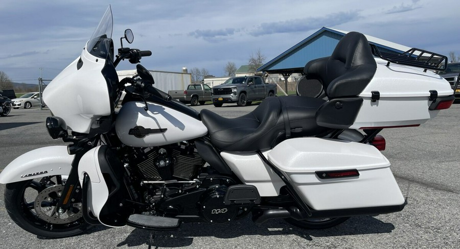 2024 Harley-Davidson Ultra Limited White Onyx Pearl - Black Finish