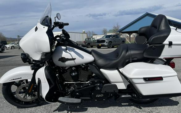 2024 Harley-Davidson Ultra Limited White Onyx Pearl - Black Finish