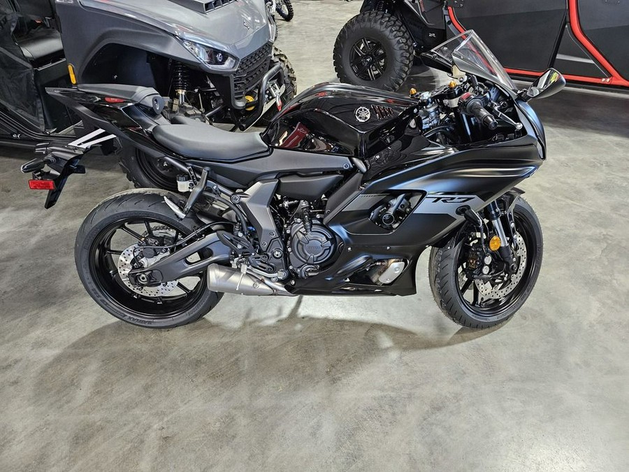 2025 Yamaha YZF-R7