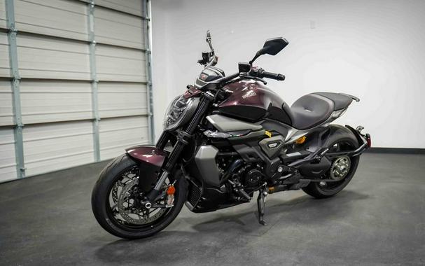 2026 Ducati XDiavel V4 Black Lava