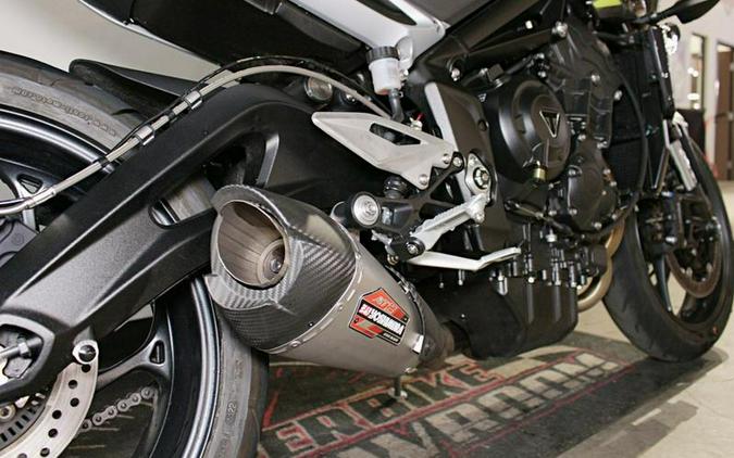 2024 Triumph Street Triple 765 R Silver Ice