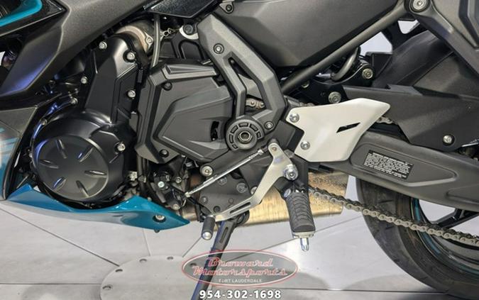 2021 Kawasaki Ninja 650 ABS Metallic Spark Black/Pearl Nightsha