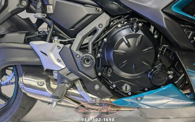 2021 Kawasaki Ninja 650 ABS Metallic Spark Black/Pearl Nightsha