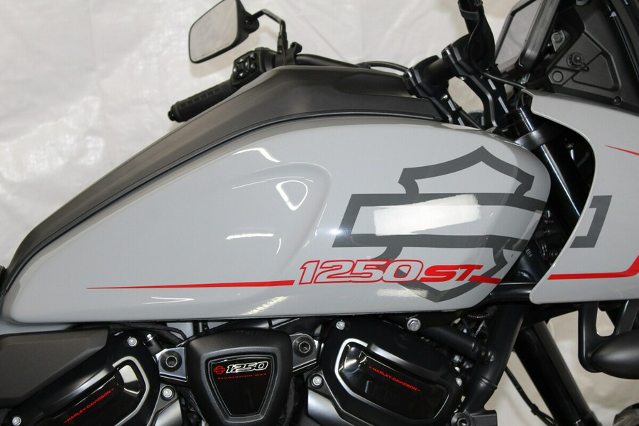 Harley-Davidson® Pan America® 1250 ST 2025 Billiard Gray
