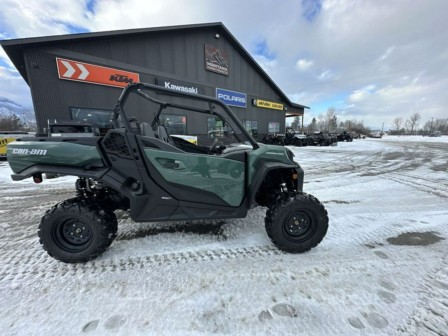 2023 Can-Am® Commander DPS 700